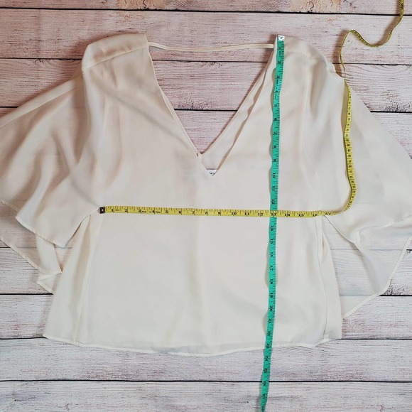 Cupcakes and cashmere v-neck blouse small - Picture 7 of 7